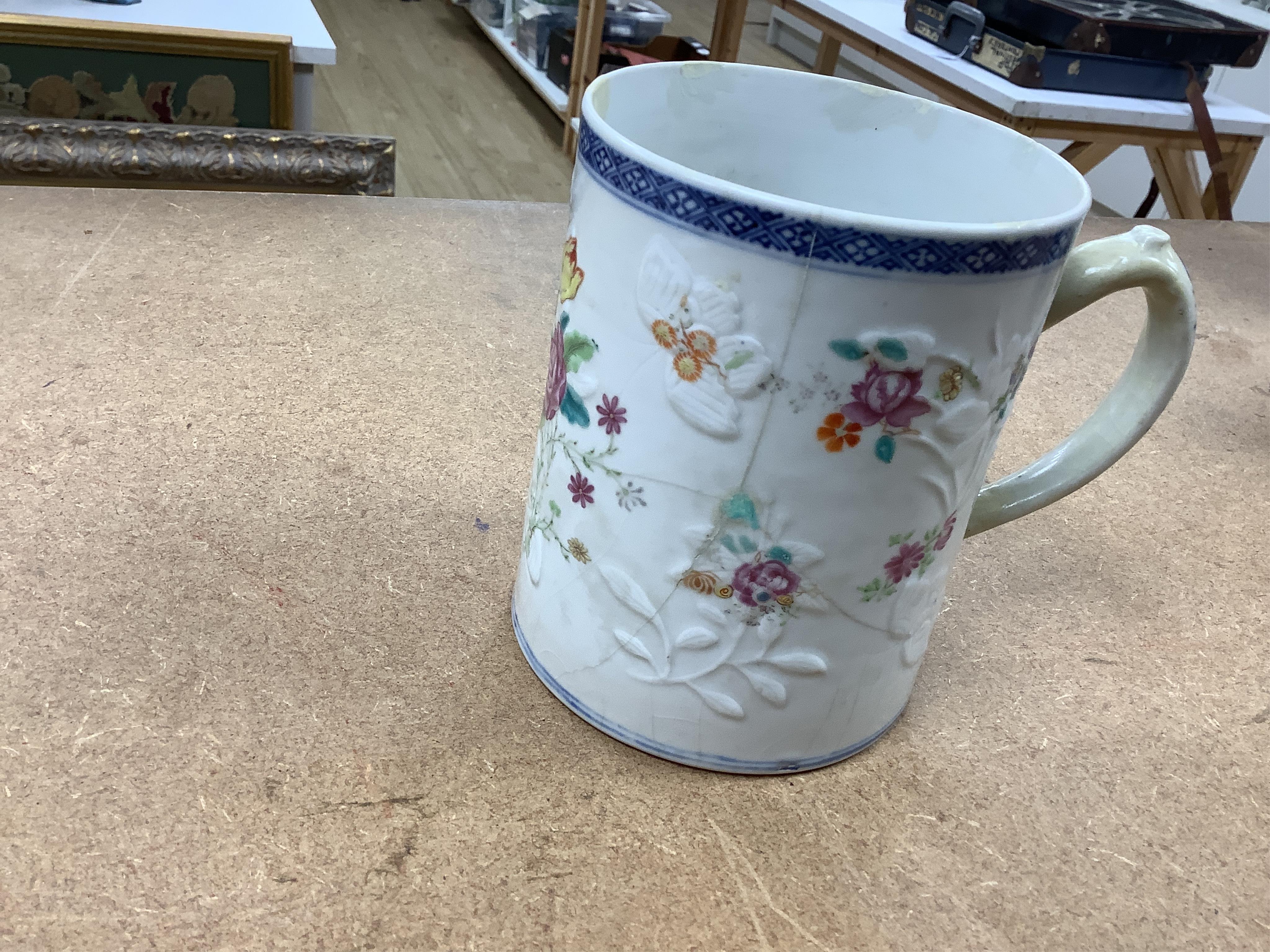 Four 18th century Export and later Chinese mugs to include a blue and white example, (a.f), largest 15cm high